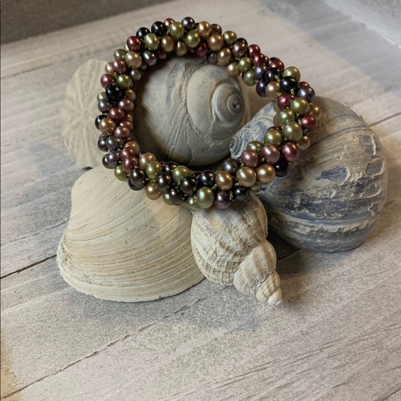All things fall  pearl bracelet - Picture 3 of 8